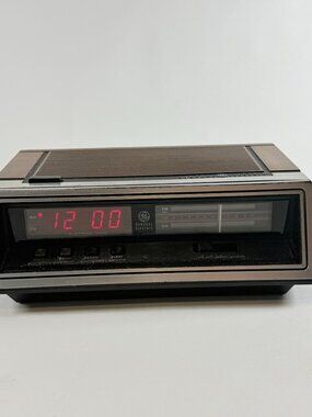 Vintage GE 7-4650H AM FM Alarm Clock Radio Red LED Dimmable Working